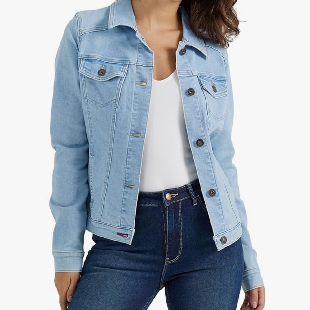 Wrangler Light Wash Stretch Demin Jacket Size Medium